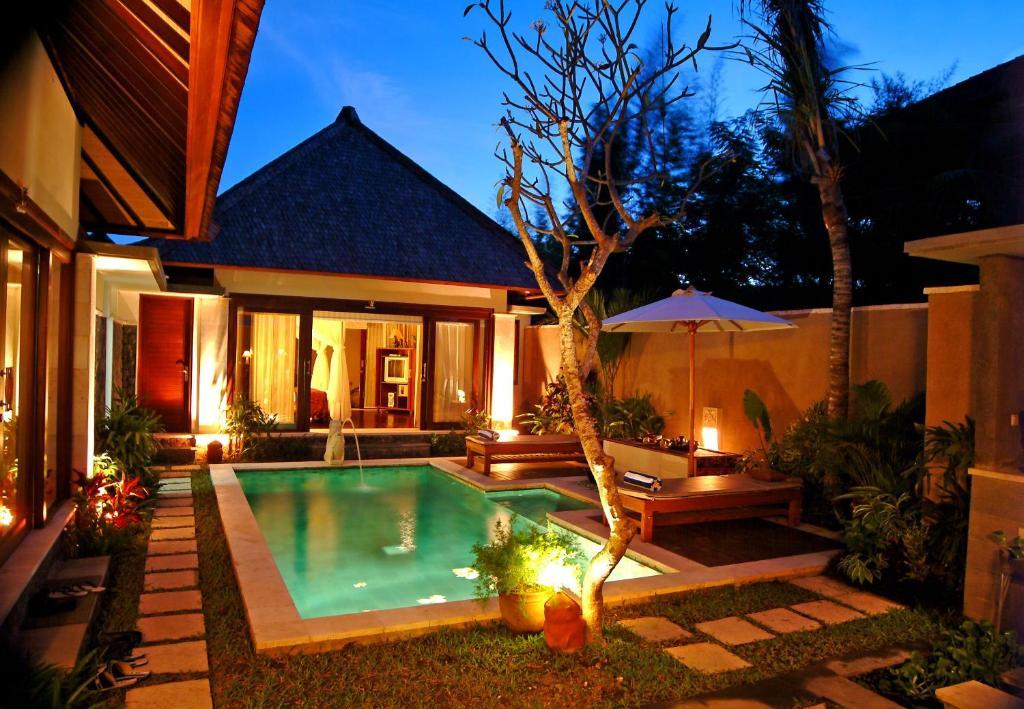 The Sanyas Suite Bali Seminyak  Ruang foto